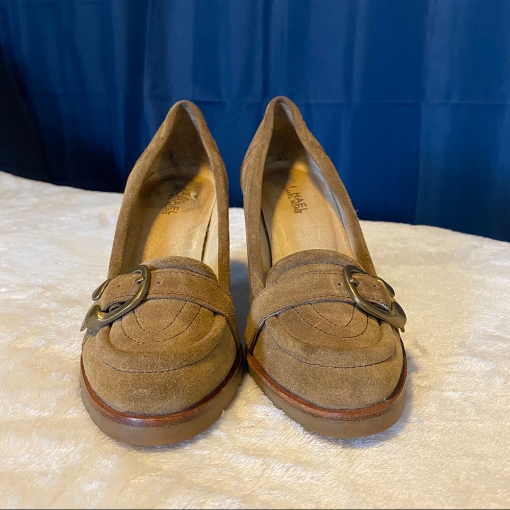 Michael Kors tan suede buckle loafer heels